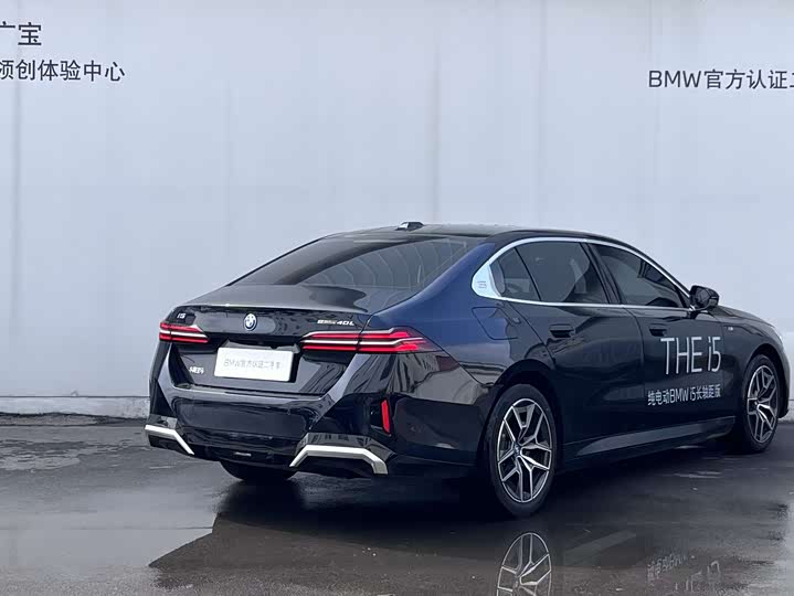 Фото 4 - BMW i5