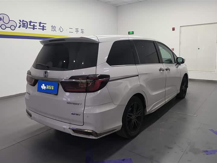 Фото 3 - Honda Odyssey