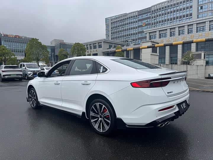 Фото 7 - Geely Preface