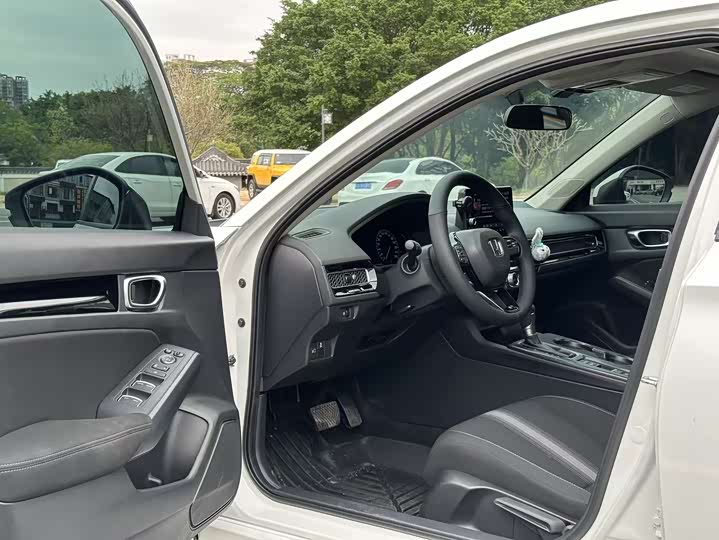 Фото 4 - Honda Civic