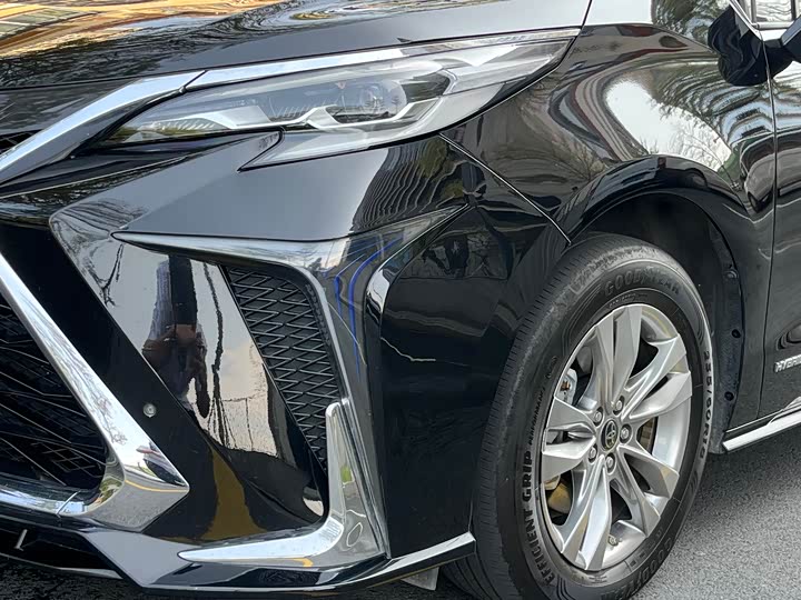 Photo 9 - Toyota Sienna