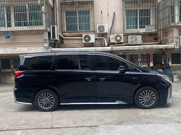 Photo 3 - GAC Trumpchi M8