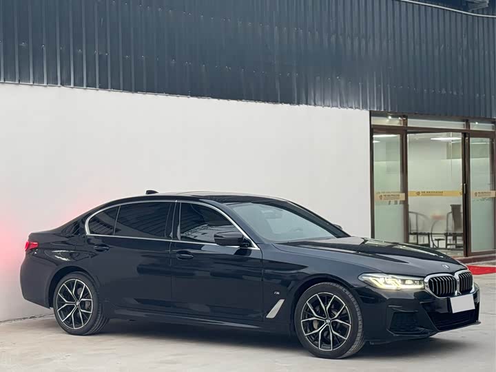 Фото 3 - BMW 5 Series
