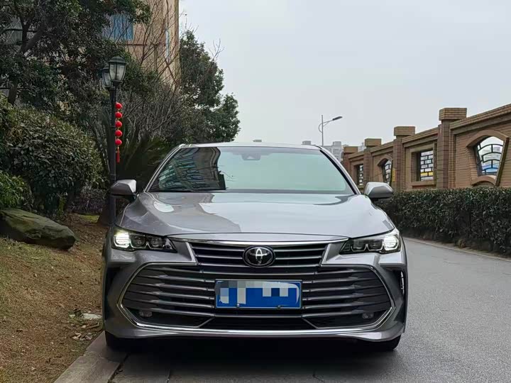 Photo 1 - Toyota Avalon