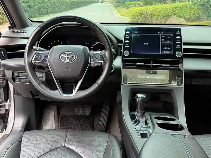 Photo 9 - Toyota Avalon