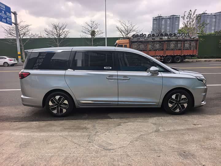 Photo 4 - JAC Refine RF8 Hybrid