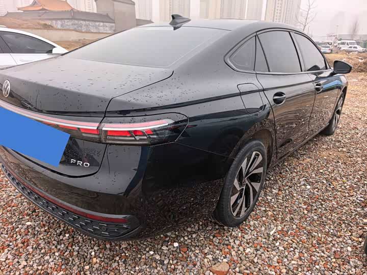 Фото 8 - Volkswagen Passat