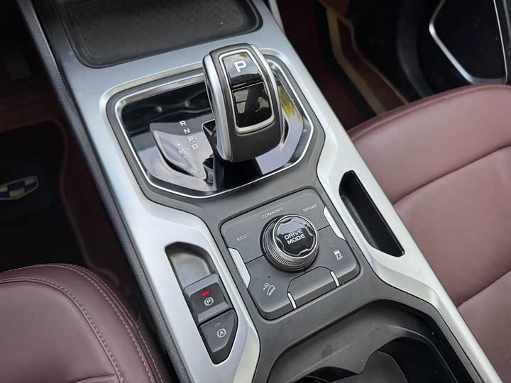 Фото 8 - Geely Okavango