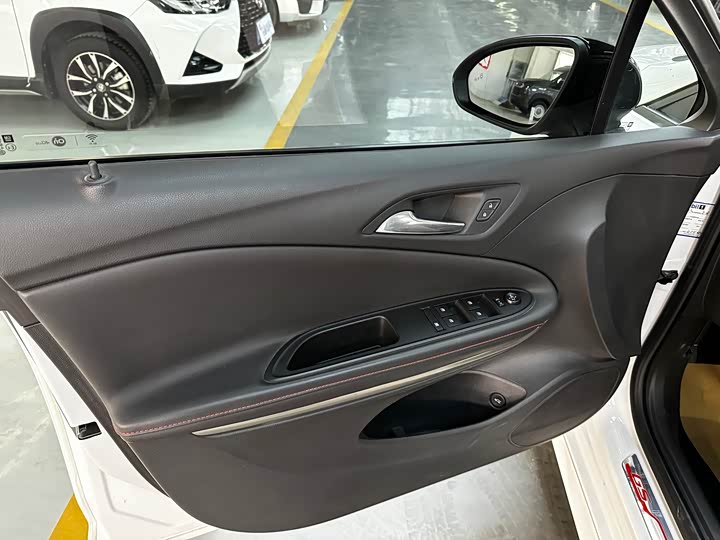 Фото 8 - Buick Verano