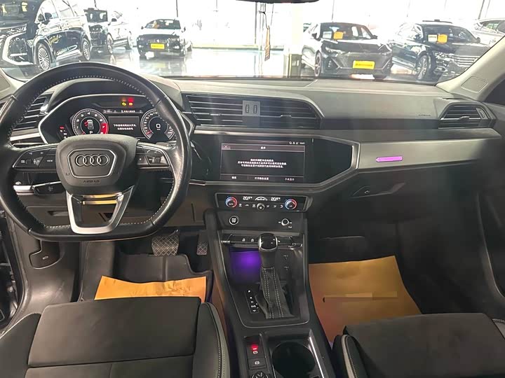 Фото 6 - Audi Q3