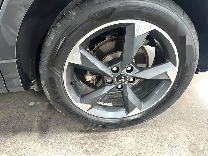 Фото 8 - Audi Q3