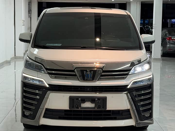Фото 2 - Toyota Vellfire