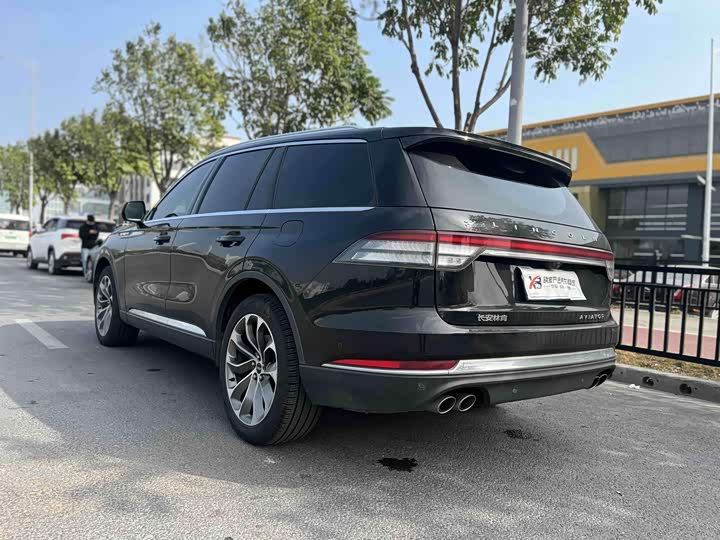 Фото 4 - Lincoln Aviator
