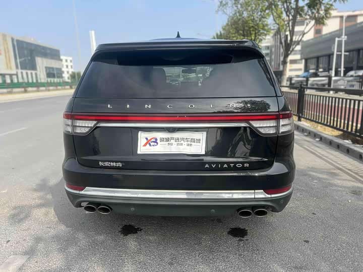 Фото 5 - Lincoln Aviator