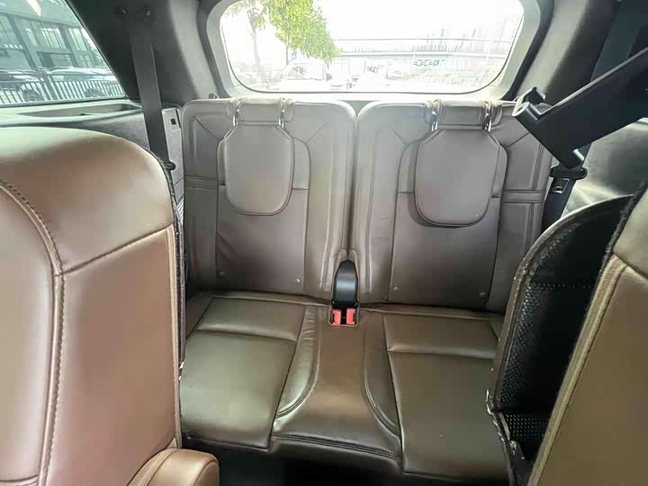 Фото 9 - Lincoln Aviator