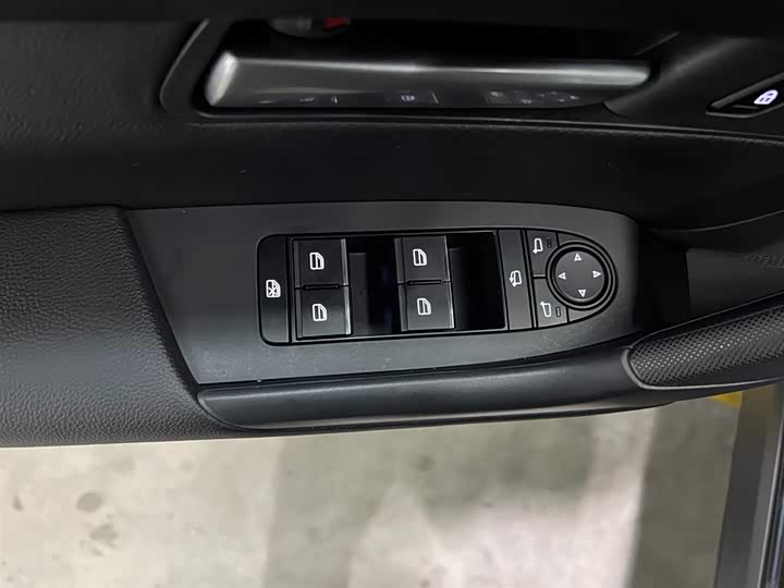 Photo 9 - Mazda CX-50