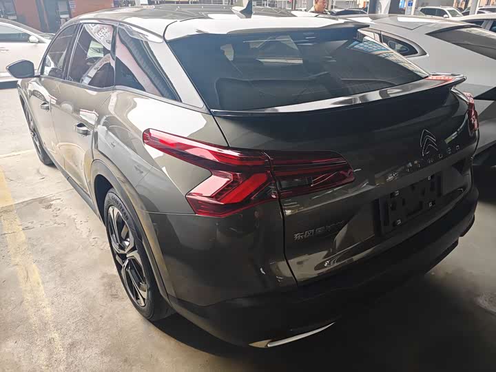 Фото 8 - Citroen C5 X