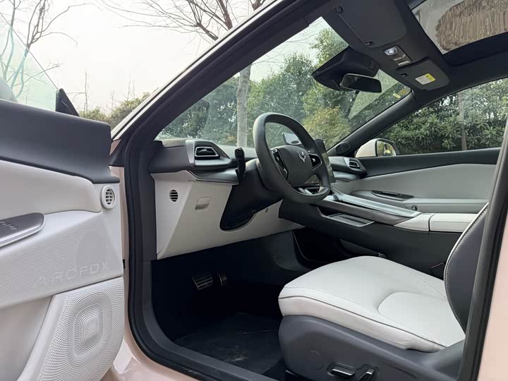 Фото 6 - BAIC Arcfox Alpha S5
