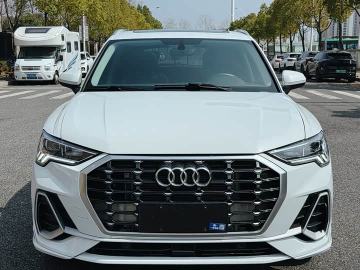 Фото 2 - Audi Q3
