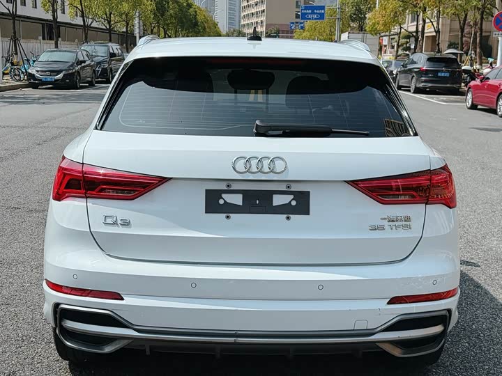 Фото 6 - Audi Q3