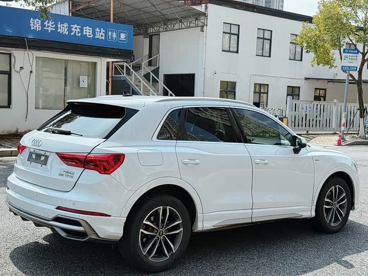 Фото 7 - Audi Q3