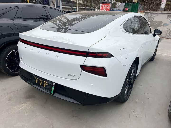 Фото 8 - XPeng P7