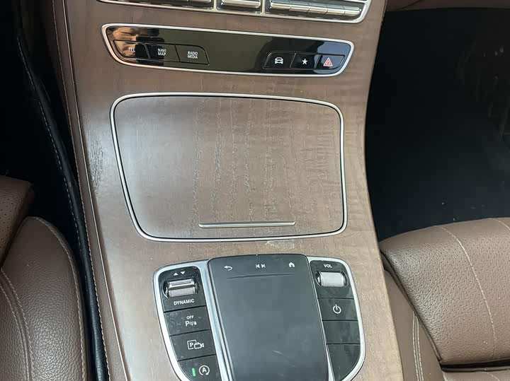 Photo 6 - Mercedes-Benz E-Class