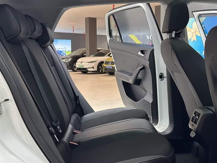 Фото 7 - Volkswagen Tacqua