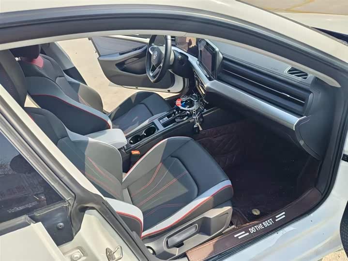 Photo 9 - Volkswagen Lamando L