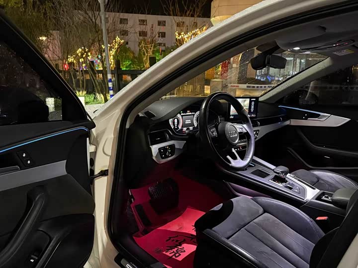 Фото 4 - Audi A4L