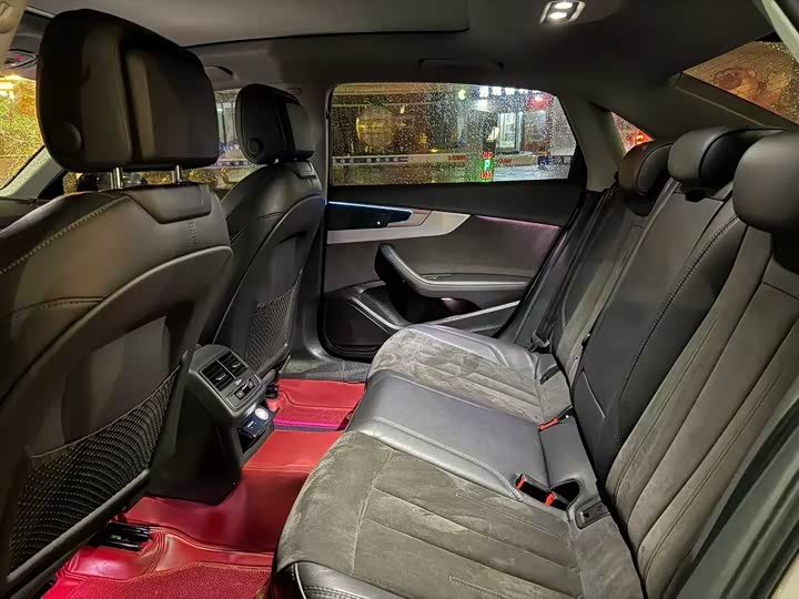 Фото 5 - Audi A4L