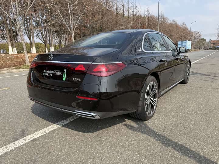 Фото 8 - Mercedes-Benz E-Class Hybrid