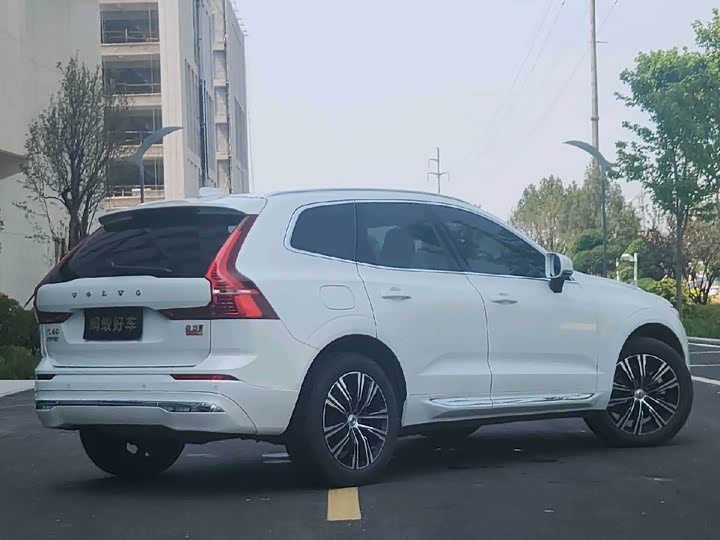 Photo 5 - Volvo XC60