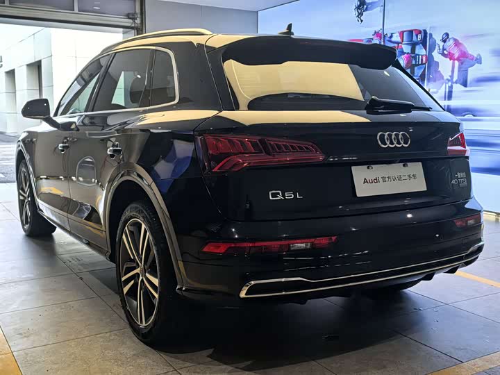 Фото 6 - Audi Q5L