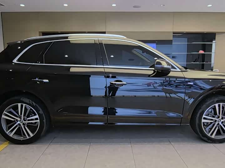 Фото 7 - Audi Q5L