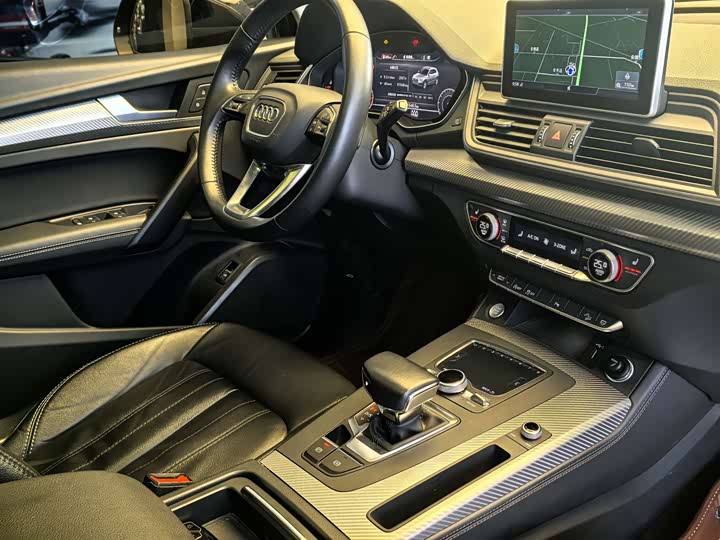 Фото 9 - Audi Q5L