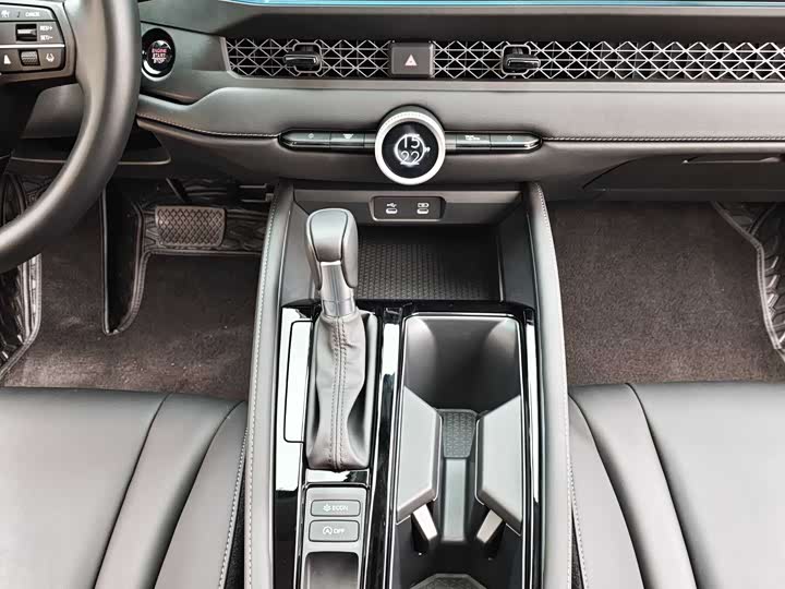 Фото 9 - Honda Accord