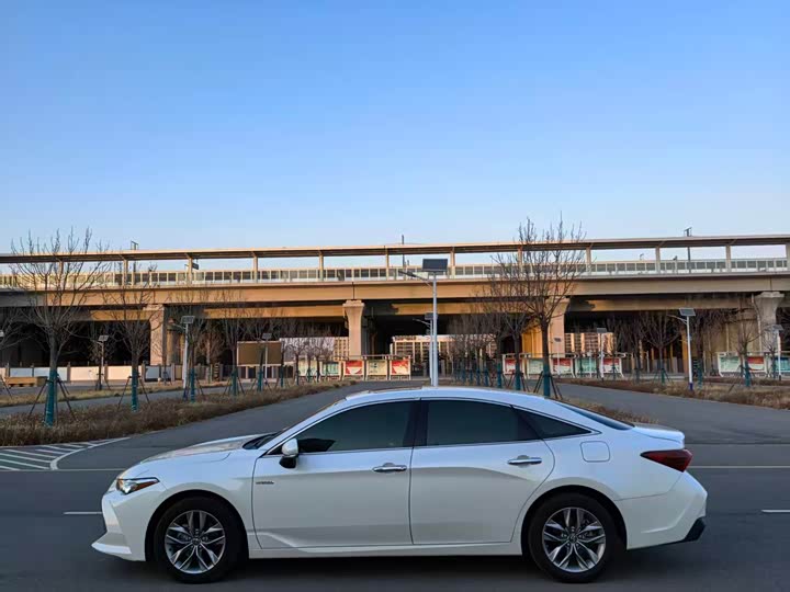 Фото 5 - Toyota Camry