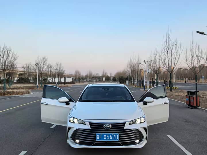 Фото 7 - Toyota Camry