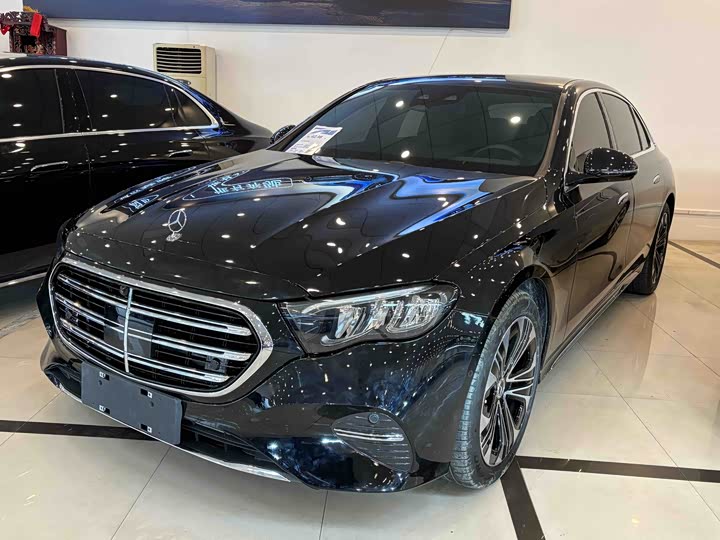 Фото 1 - Mercedes-Benz E-Class