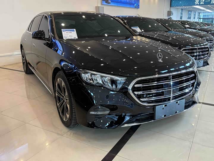 Фото 2 - Mercedes-Benz E-Class