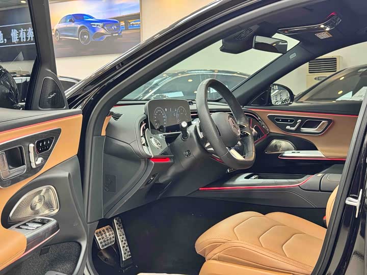 Фото 7 - Mercedes-Benz E-Class