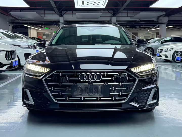 Фото 3 - Audi A7L