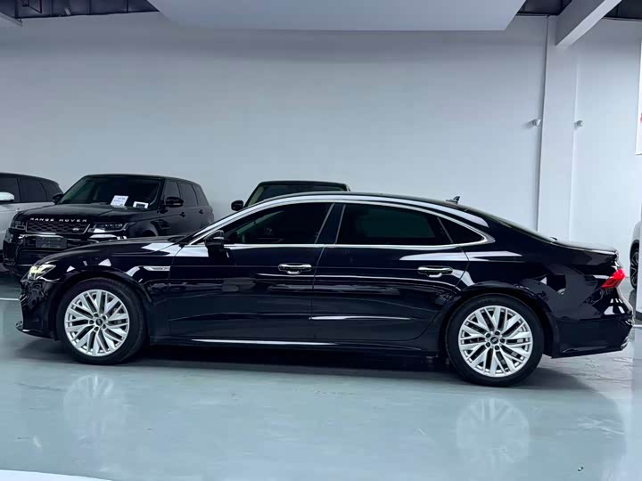 Фото 5 - Audi A7L