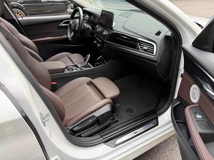 Фото 9 - BMW 1 Series