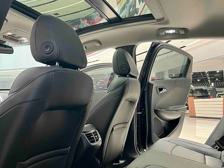 Фото 5 - Chevrolet Malibu XL