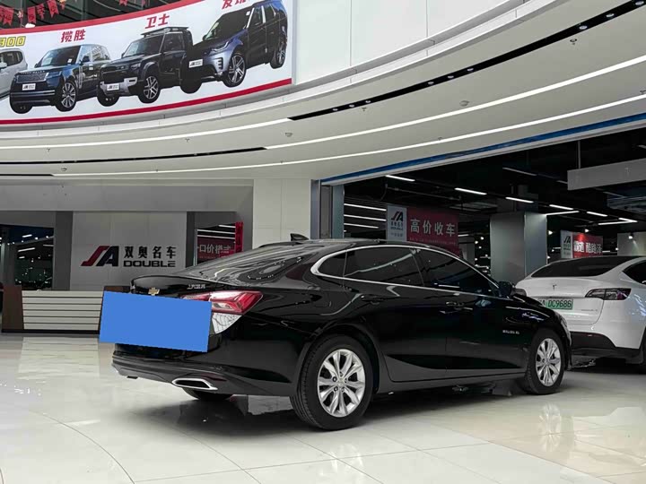 Фото 9 - Chevrolet Malibu XL