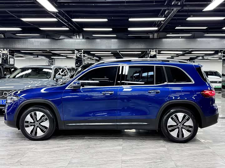 Фото 4 - Mercedes-Benz EQB