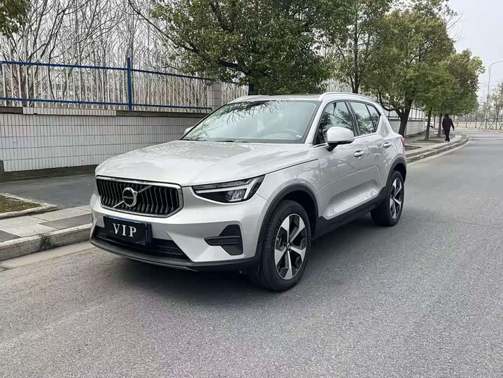 Фото 1 - Volvo XC40