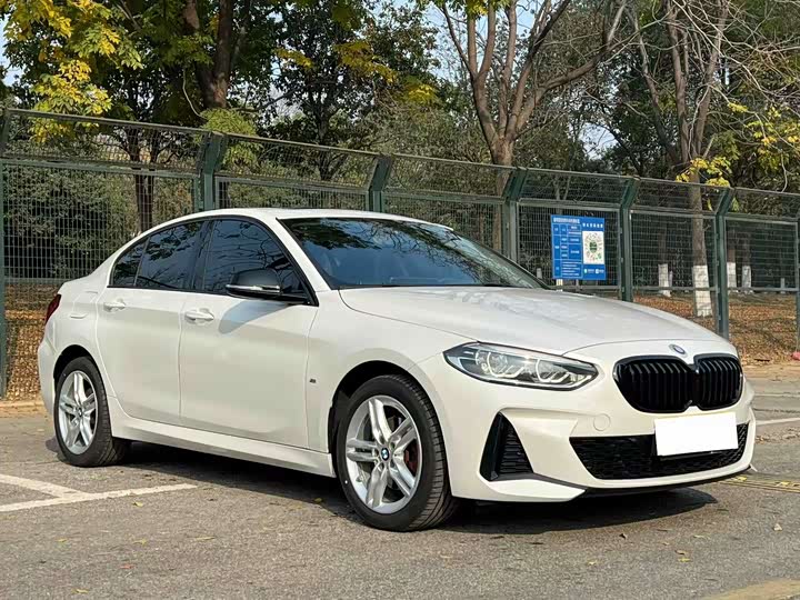 Фото 3 - BMW 1 Series